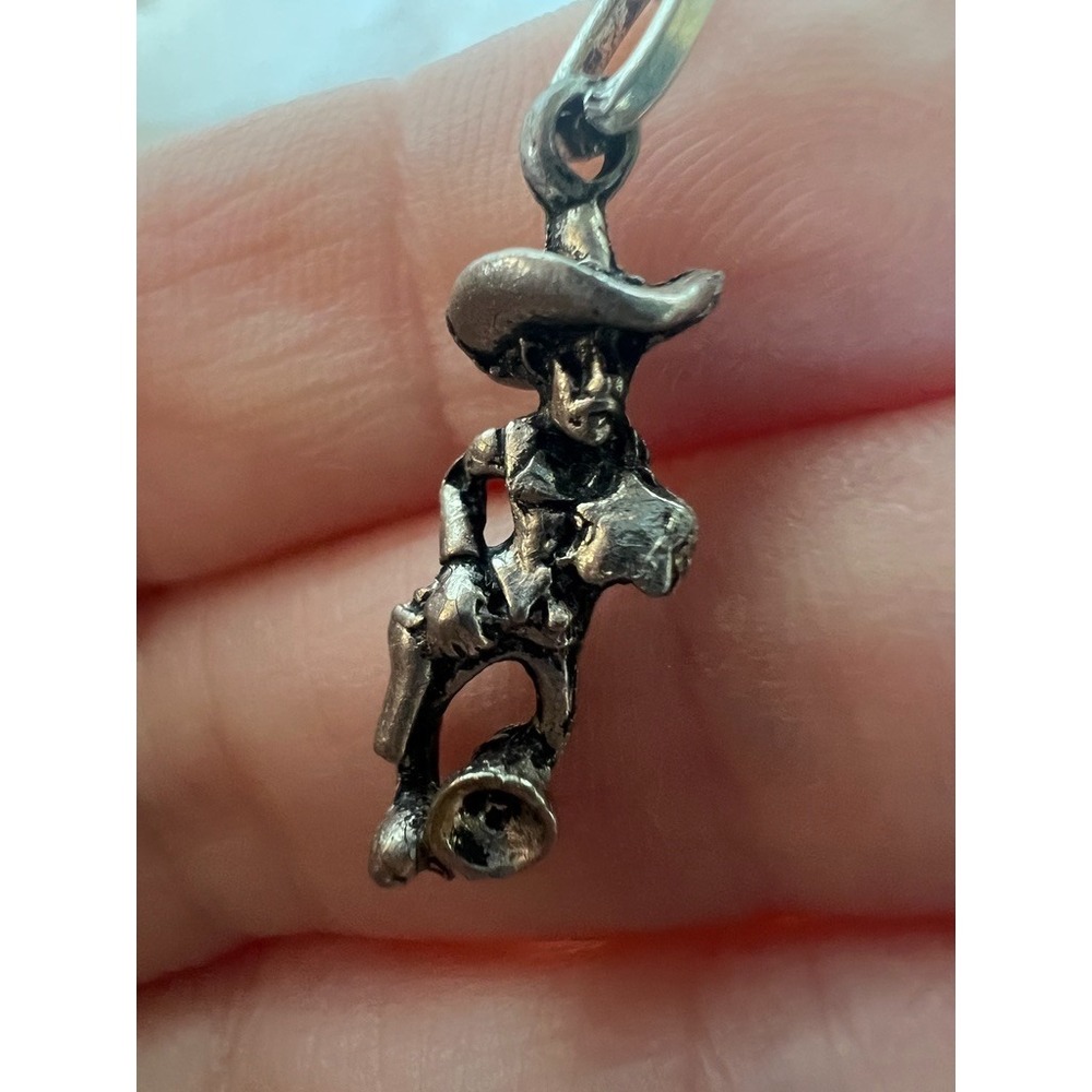 Vintage Cowboy Sheriff Pendant Necklace Gunslinger Western‎ Figural Charm Silver